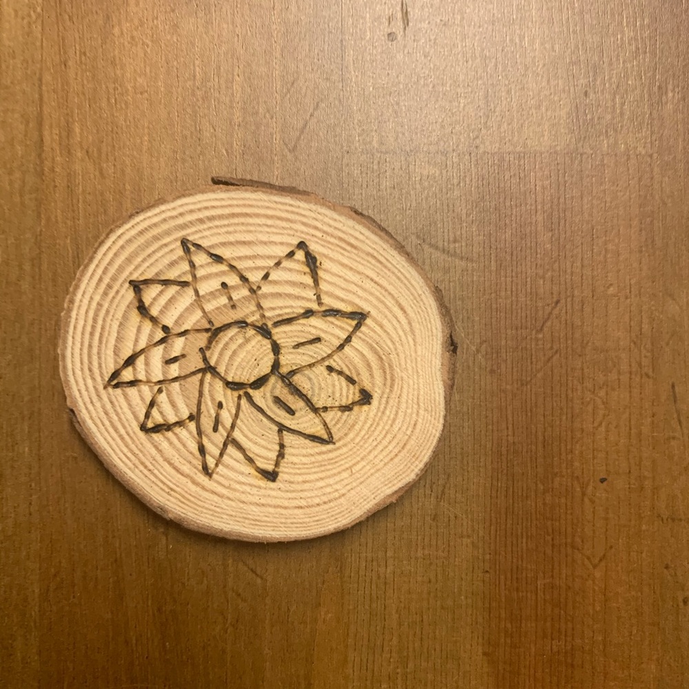 FREE Wooden flower magnet
